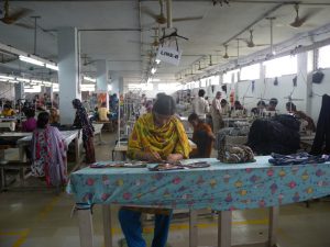 del-Garment_factory_in_Bangladesh_Women_working
