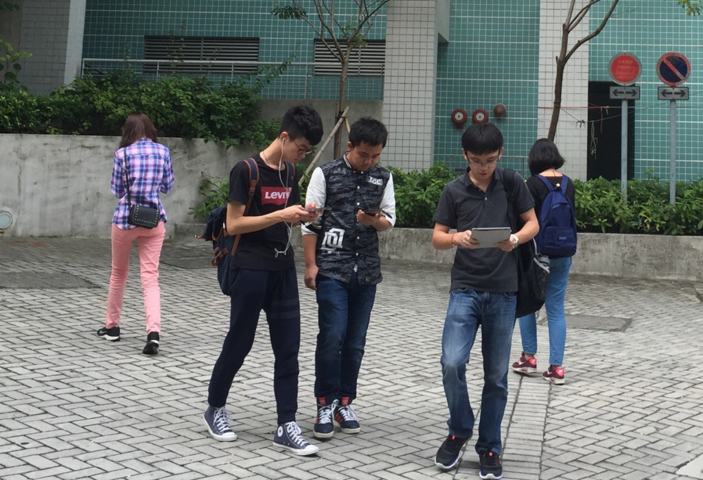 Smartphone Zombies: From the US to Asia